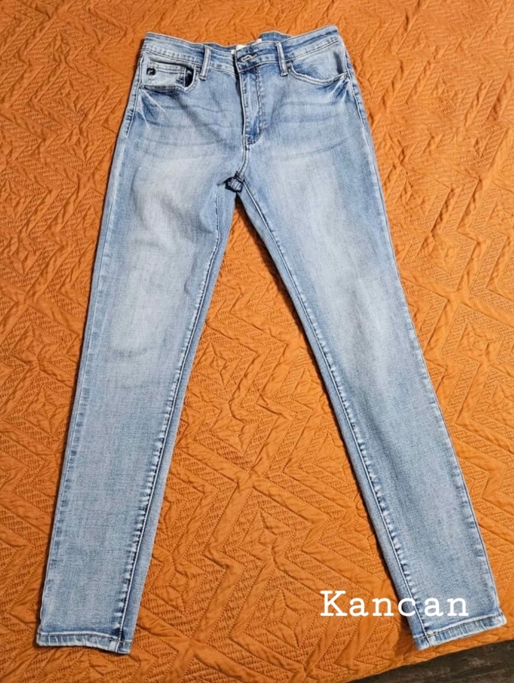 Kancan Light Wash Women’s Jeans - Classic Back Pocket Design Size 9 28 Waist